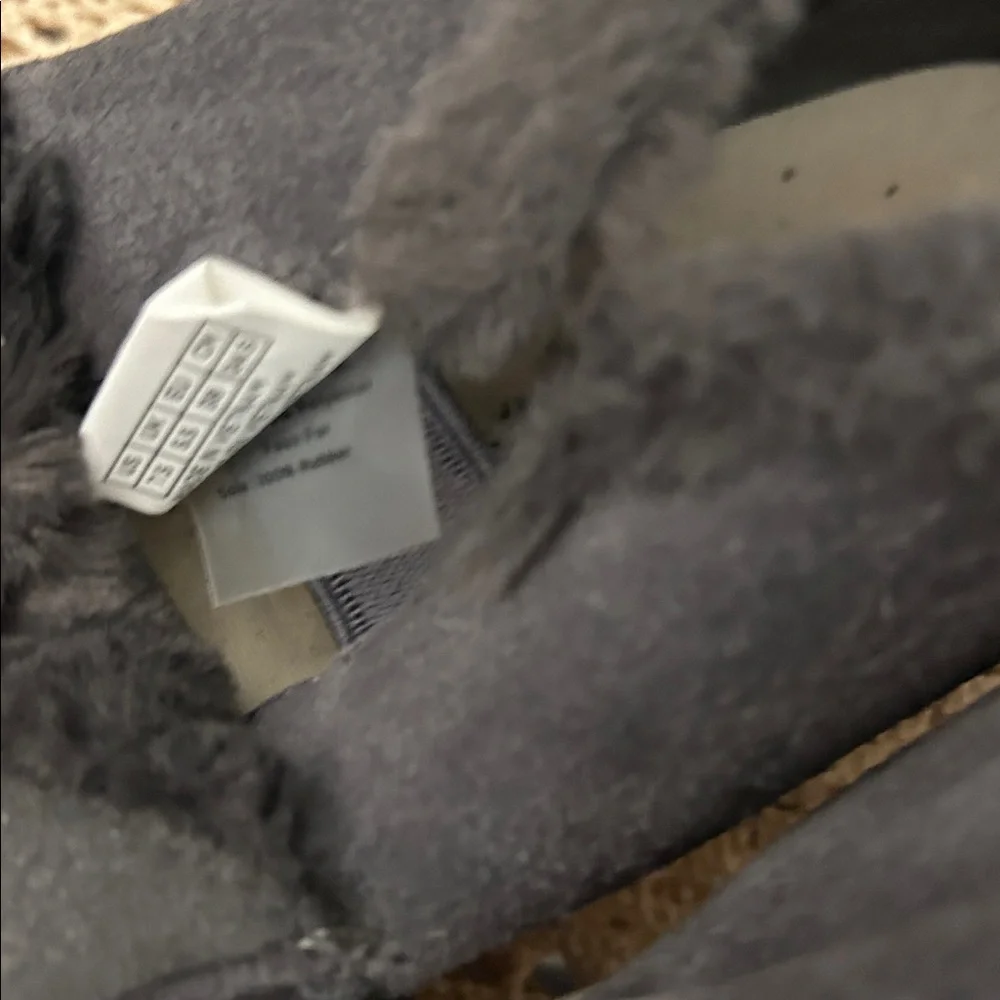 TOMS Paxton Suede Shoes Mid-Cut Faux Fur Lined OrthoLite Insole Water Resistant